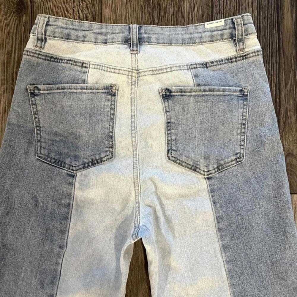 Almost Famous Two Tone High Rise Straight Leg Jeans Raw Hem Size 7 Colorblock - Picture 6 of 15